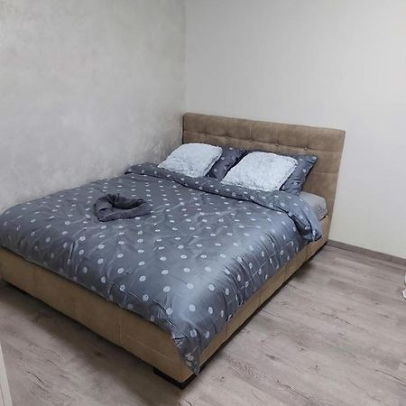 Apartman Mikikiki Belgrad Exteriör bild