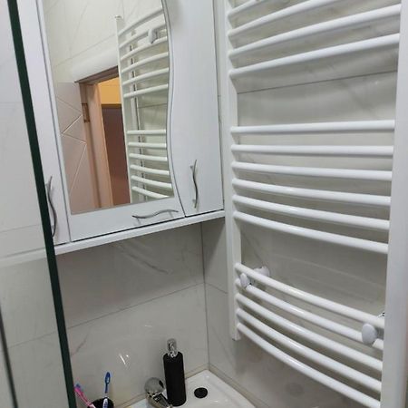 Apartman Mikikiki Belgrad Exteriör bild