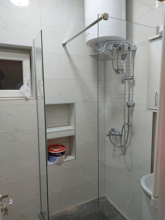 Apartman Mikikiki Belgrad Exteriör bild