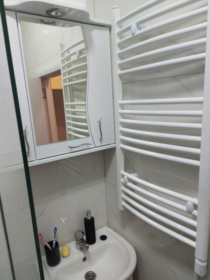 Apartman Mikikiki Belgrad Exteriör bild