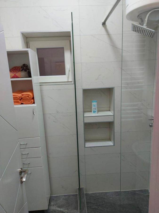 Apartman Mikikiki Belgrad Exteriör bild